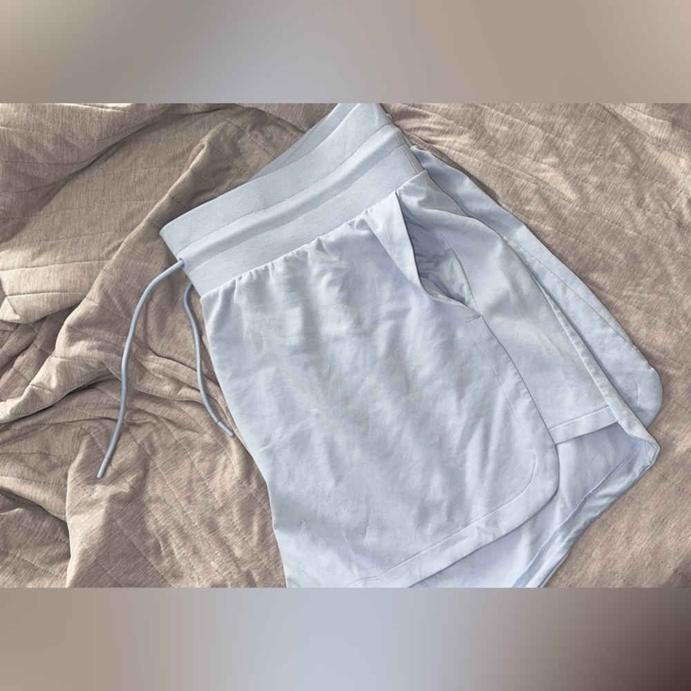 Old Navy Active Dynamic Fleece Shorts - Picture 2 of 4